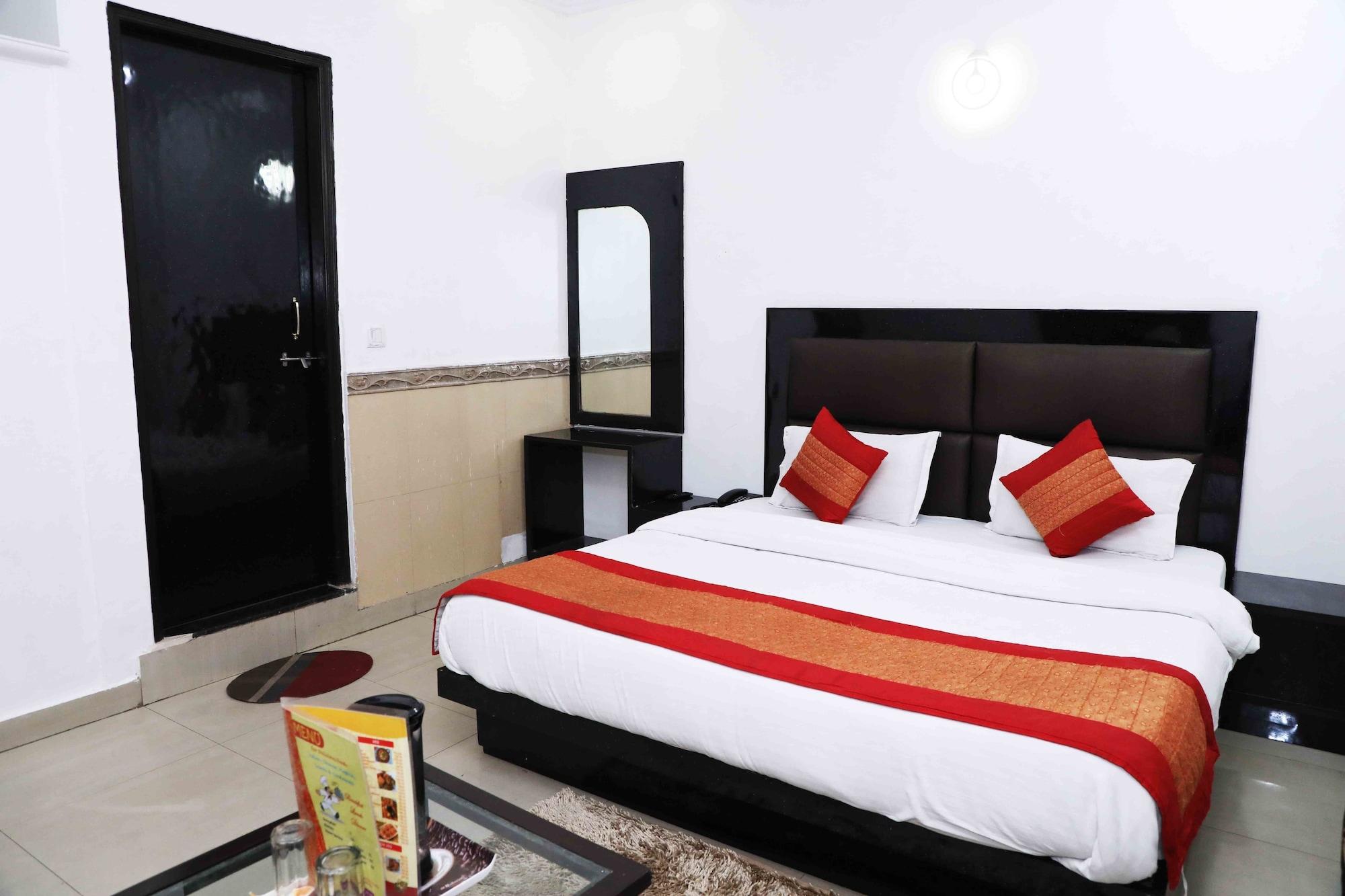 Oyo Flagship Kumar Palace New Delhi Exterior photo